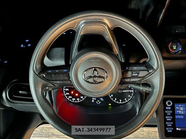 Toyota YARIS 2022-07 7880763-13