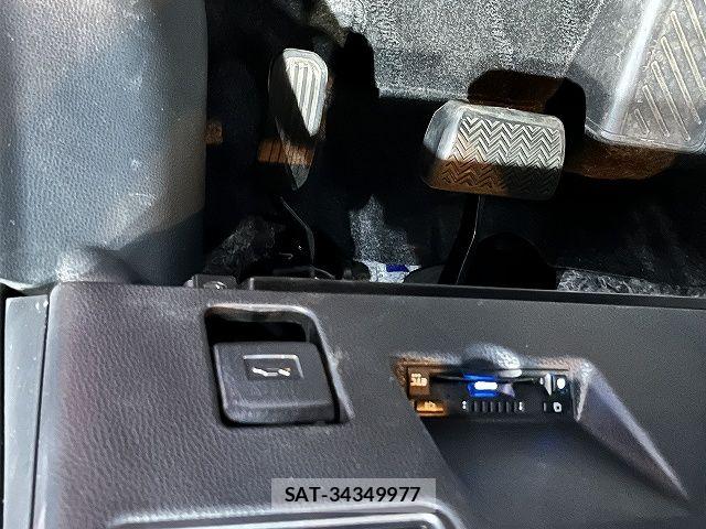 Toyota YARIS 2022-07 7880763-15