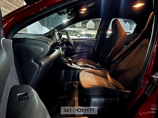 Toyota YARIS 2022-07 7880763-18