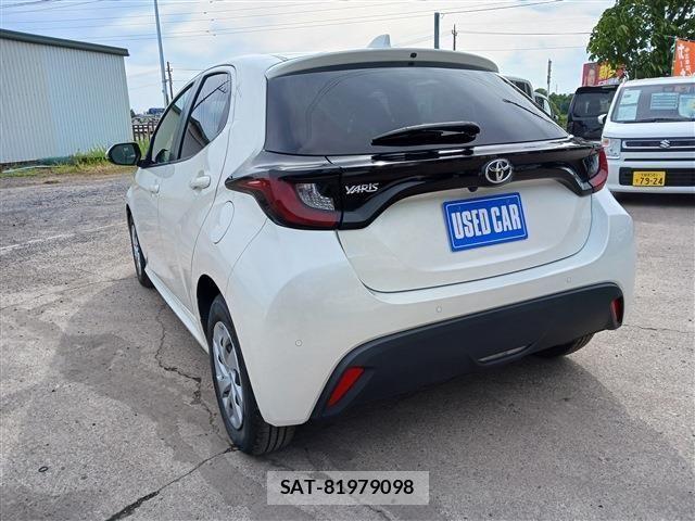 Toyota YARIS 2022-06 7880762-10