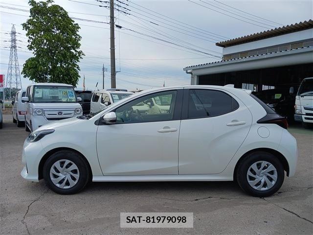 Toyota YARIS 2022-06 7880762-12