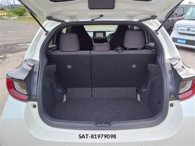 Toyota YARIS 2022-06 7880762-17