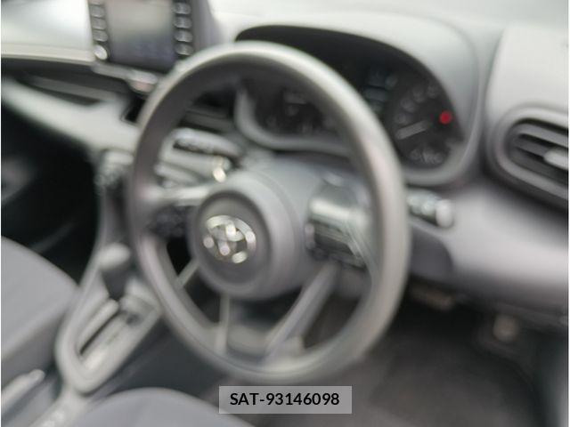 Toyota YARIS 2022-06 7880764-12