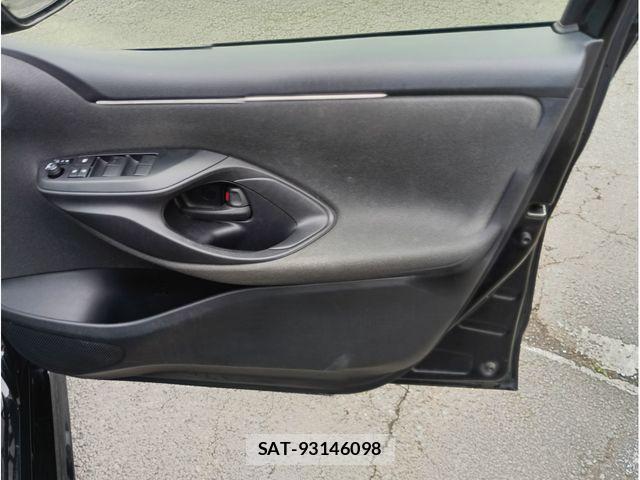 Toyota YARIS 2022-06 7880764-14