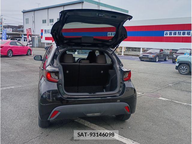 Toyota YARIS 2022-06 7880764-17