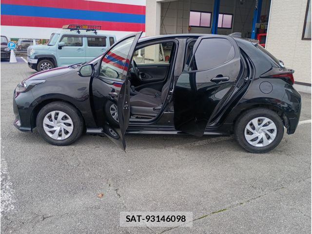 Toyota YARIS 2022-06 7880764-18
