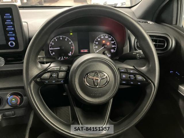Toyota YARIS 2022-03 7880760-14