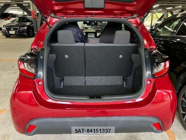 Toyota YARIS 2022-03 7880760-21