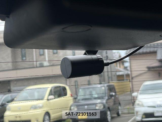Toyota YARIS 2020-08 7903695-22