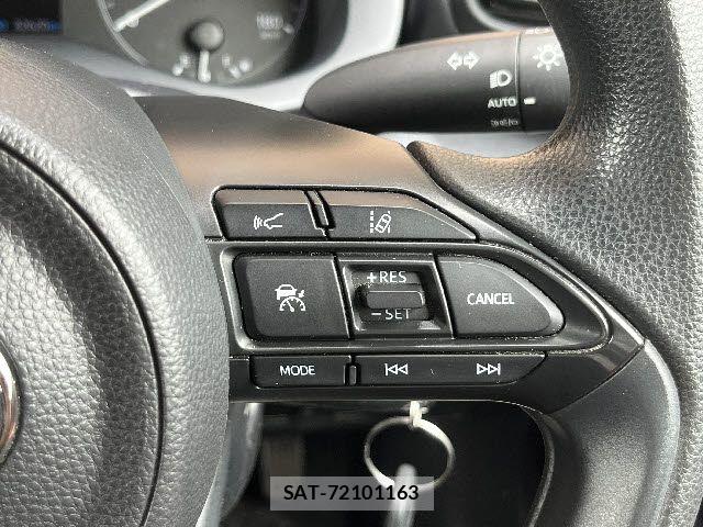 Toyota YARIS 2020-08 7903695-23