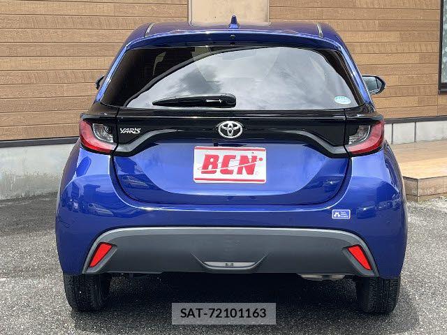 Toyota YARIS 2020-08 7903695-25