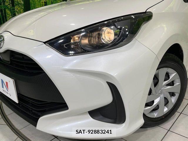 Toyota YARIS 2020-04 7903690-11