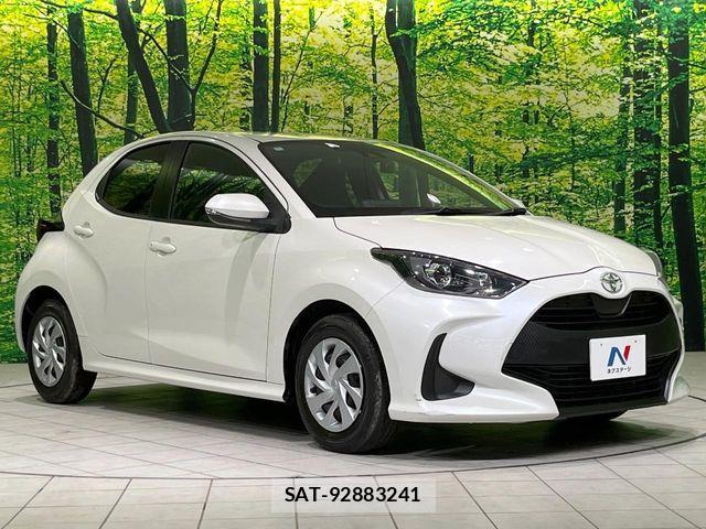 Toyota YARIS 2020-04 7903690-15