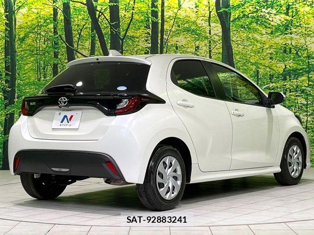 Toyota YARIS 2020-04 7903690-16