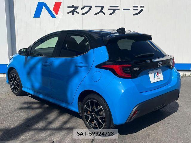 Toyota YARIS 2021-05 7964536-17