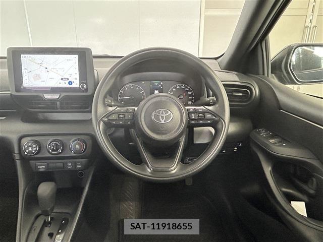 Toyota YARIS 2024-08 7981683-12