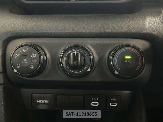 Toyota YARIS 2024-08 7981683-17