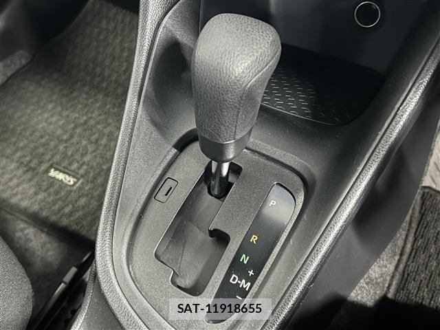 Toyota YARIS 2024-08 7981683-18