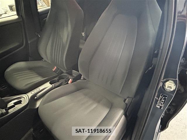 Toyota YARIS 2024-08 7981683-23