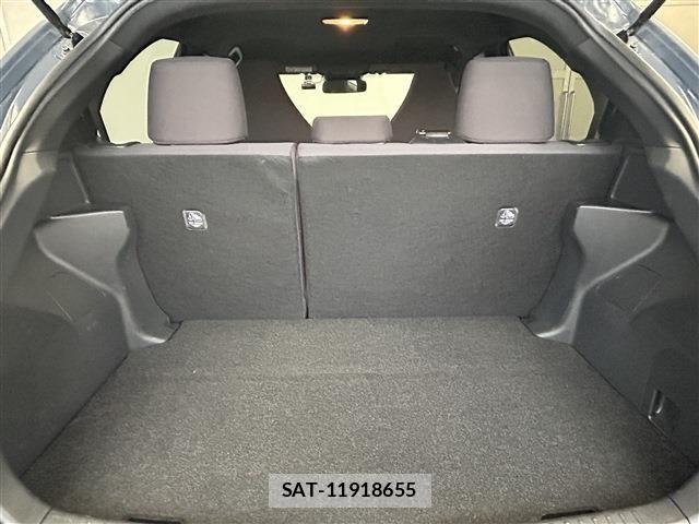 Toyota YARIS 2024-08 7981683-25