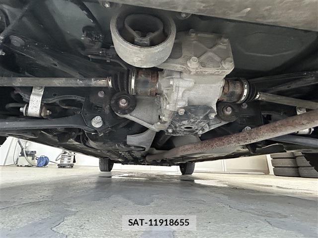 Toyota YARIS 2024-08 7981683-28