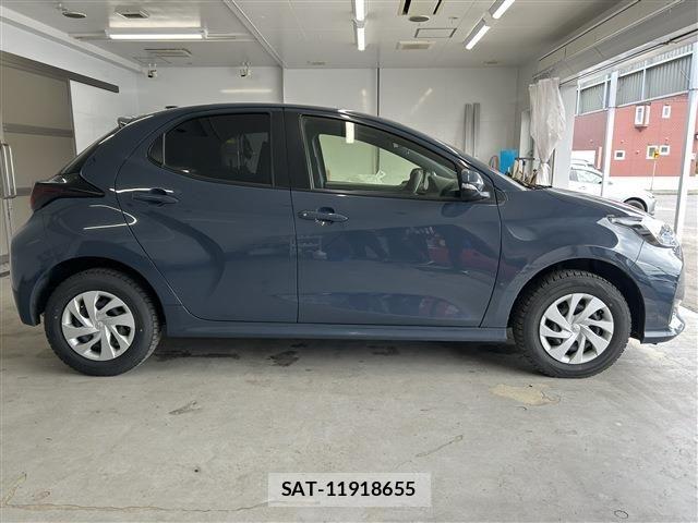 Toyota YARIS 2024-08 7981683-3