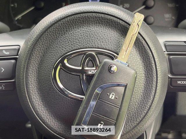Toyota YARIS 2021-06 7981684-6