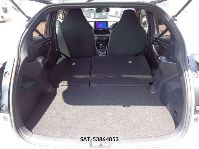Toyota YARIS 2024-08 7981682-12