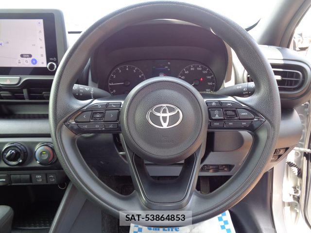 Toyota YARIS 2024-08 7981682-19