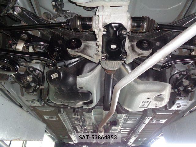 Toyota YARIS 2024-08 7981682-28