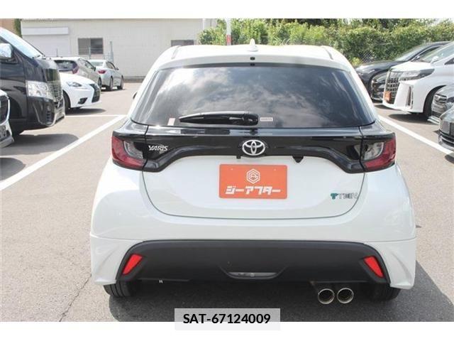 Toyota YARIS 2021-03 7981681-17