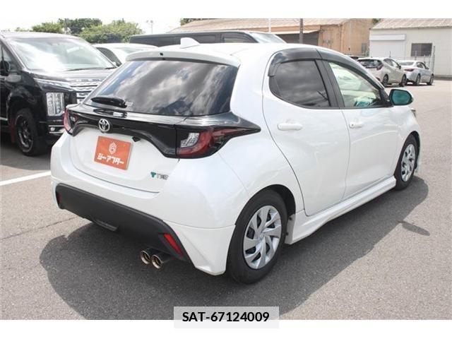 Toyota YARIS 2021-03 7981681-20