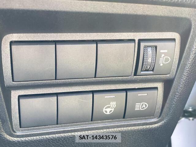 Toyota YARIS 2023-09 7981679-14
