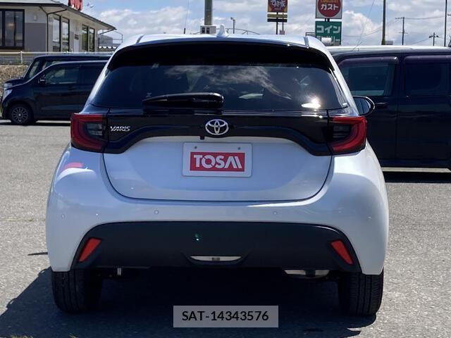 Toyota YARIS 2023-09 7981679-23