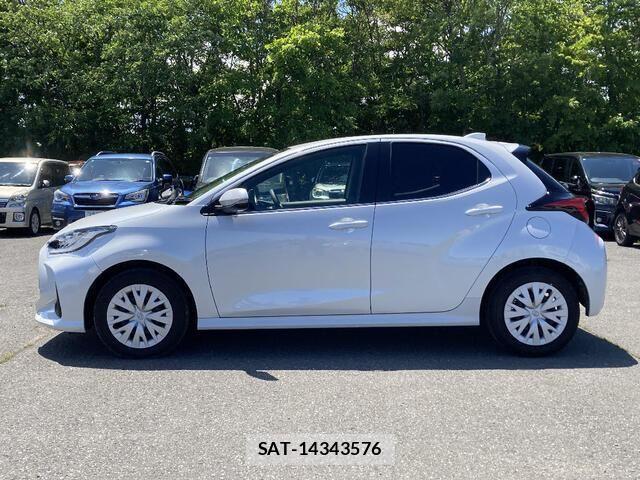 Toyota YARIS 2023-09 7981679-25