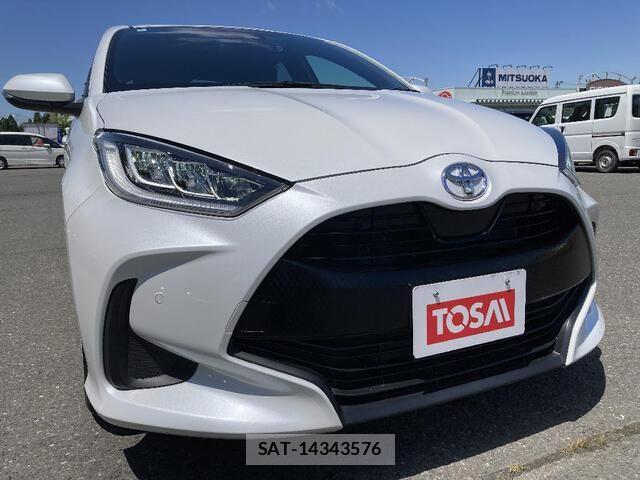 Toyota YARIS 2023-09 7981679-26