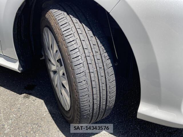 Toyota YARIS 2023-09 7981679-27