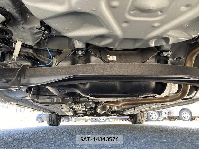 Toyota YARIS 2023-09 7981679-29