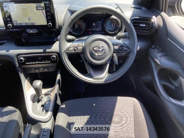 Toyota YARIS 2023-09 7981679-6