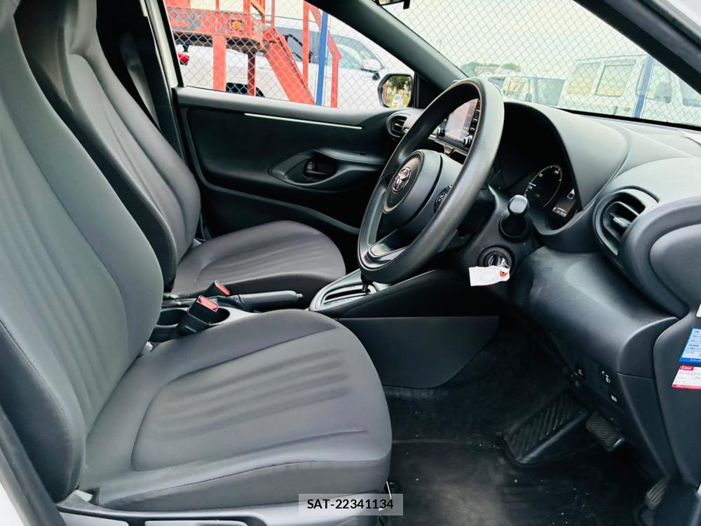 Toyota YARIS 2025-07 7939788-11