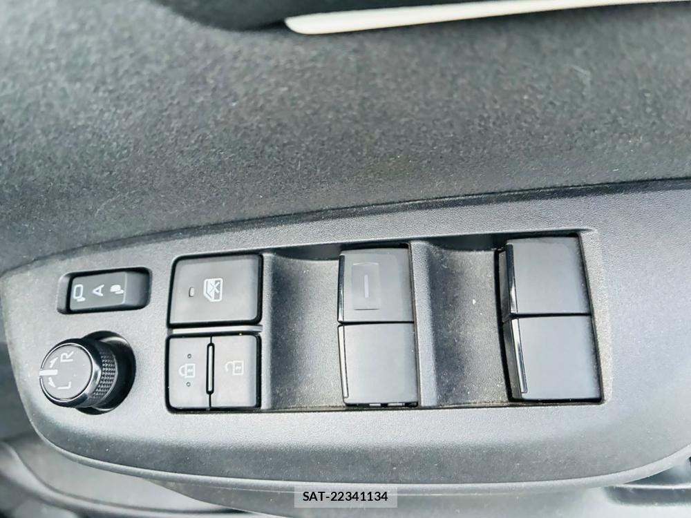 Toyota YARIS 2025-07 7939788-21