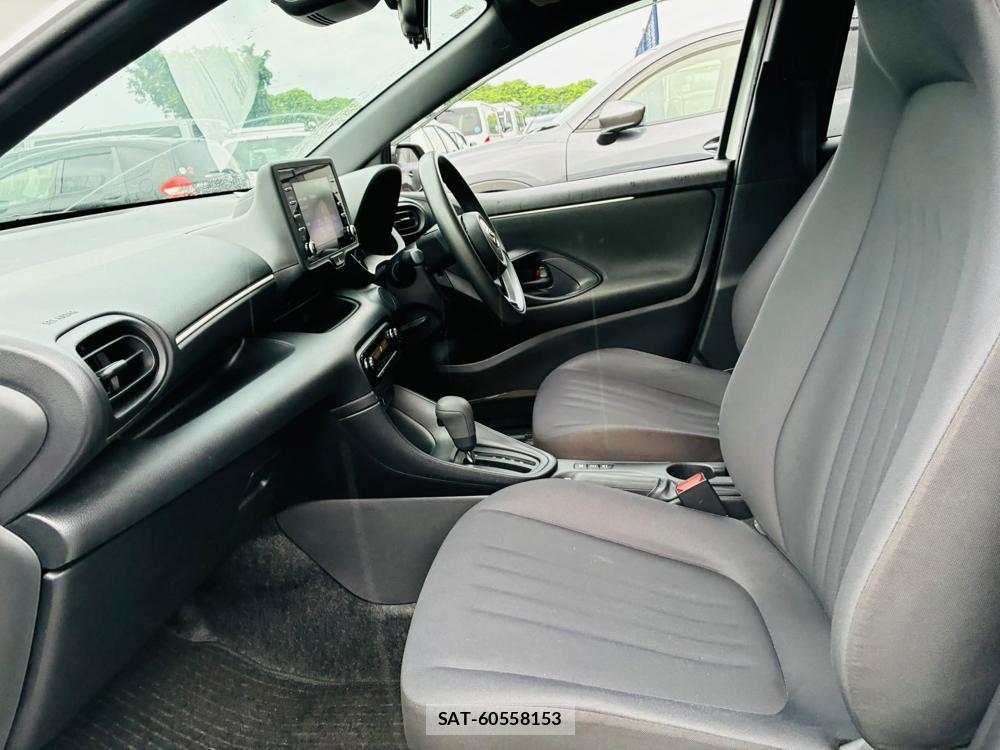 Toyota YARIS 2021-06 7892157-10