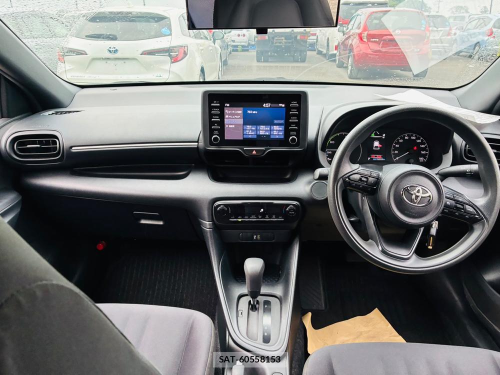 Toyota YARIS 2021-06 7892157-12