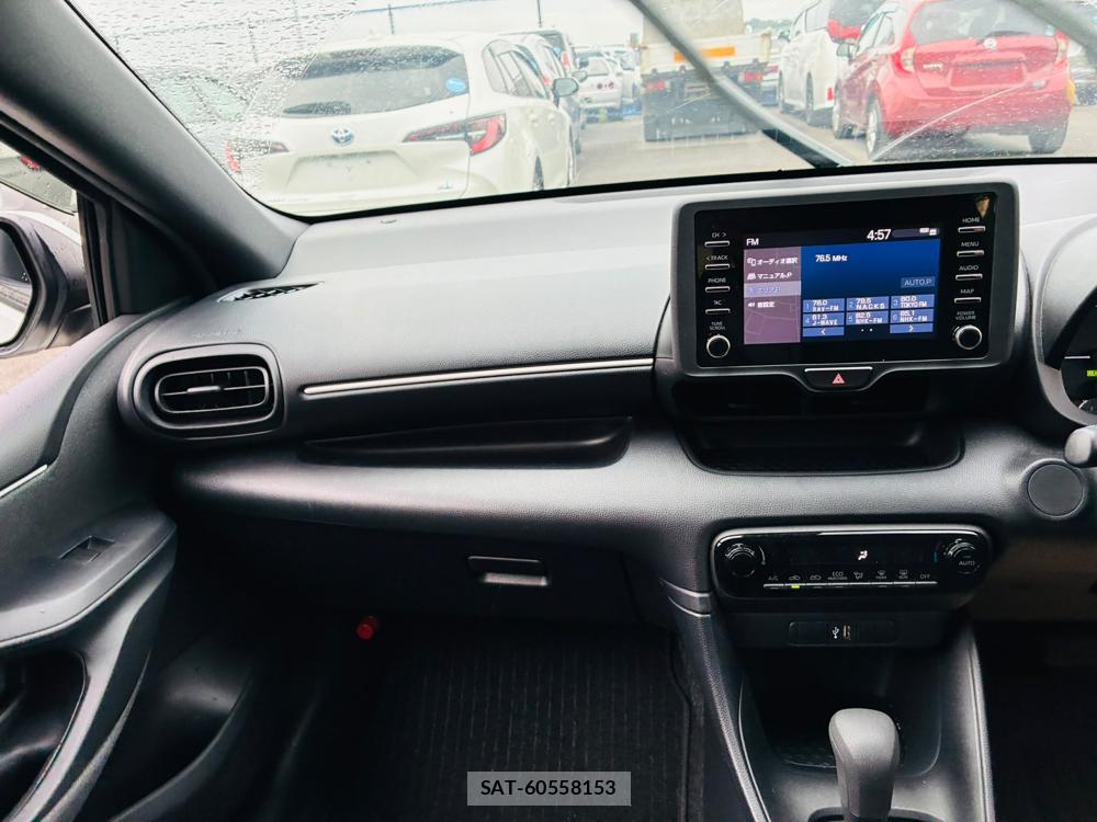 Toyota YARIS 2021-06 7892157-17