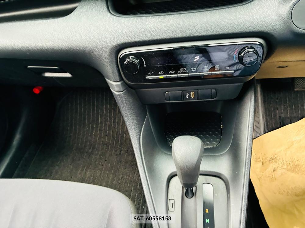 Toyota YARIS 2021-06 7892157-19