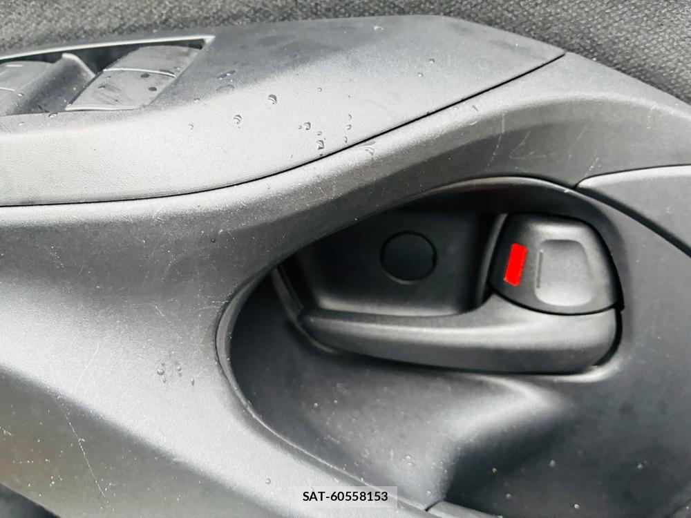 Toyota YARIS 2021-06 7892157-20