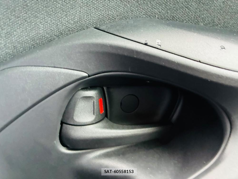 Toyota YARIS 2021-06 7892157-22