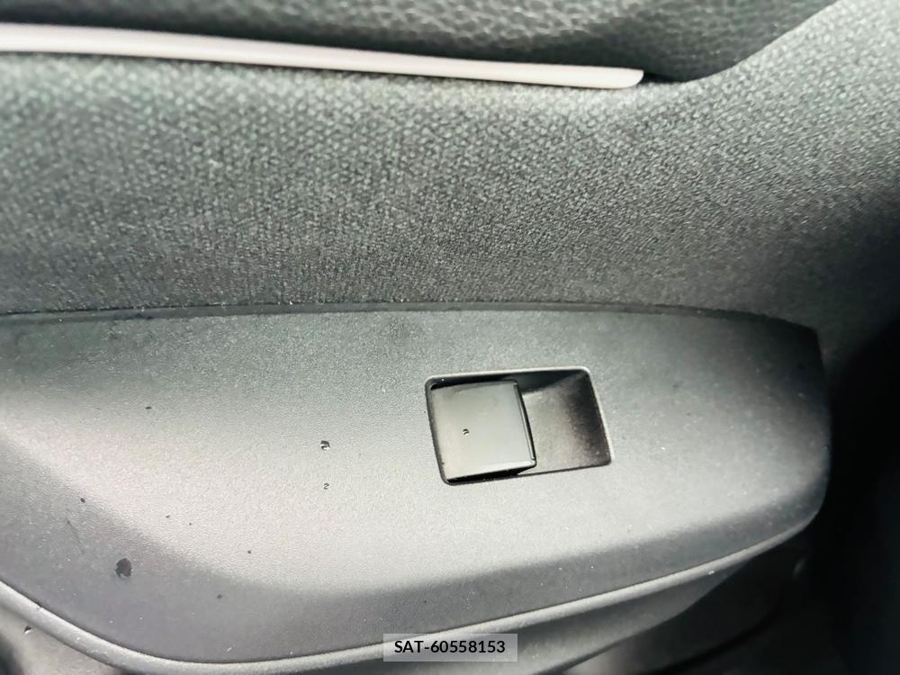 Toyota YARIS 2021-06 7892157-23
