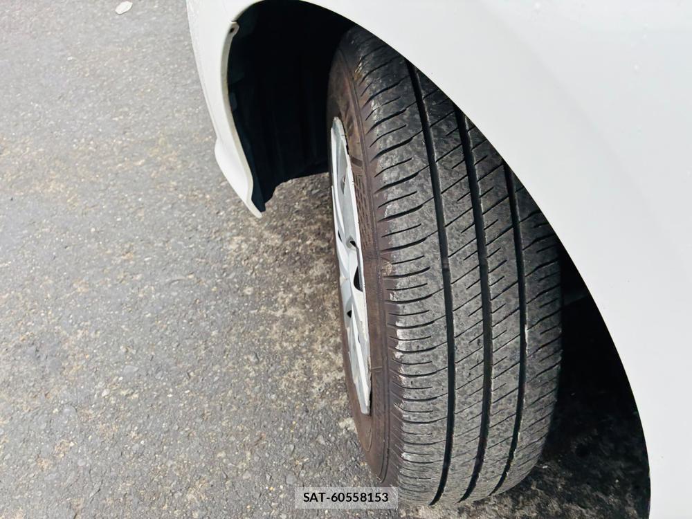 Toyota YARIS 2021-06 7892157-31