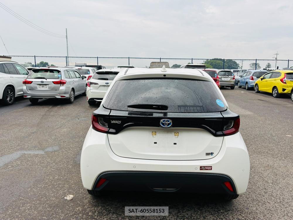 Toyota YARIS 2021-06 7892157-3